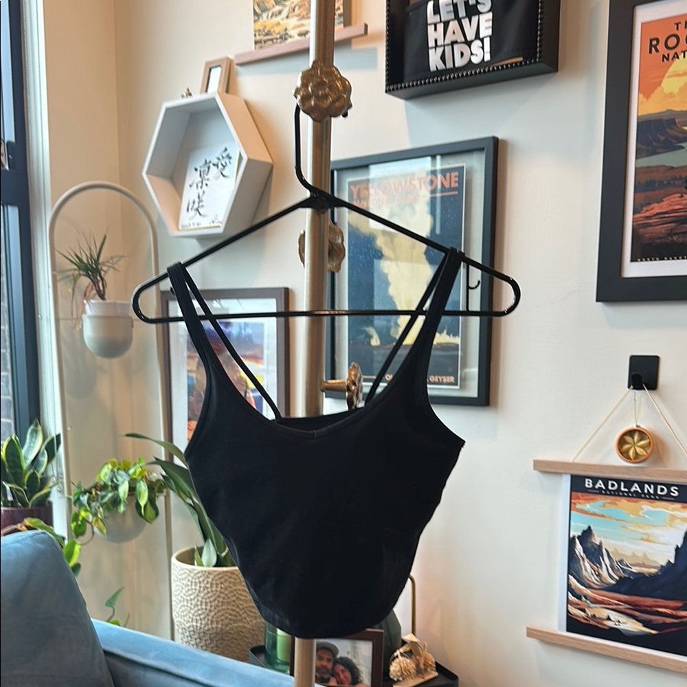 Vuori Black Sleeveless Top